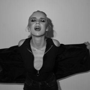 Перелистнуть страницу