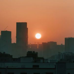 窗外的日落也很美丽