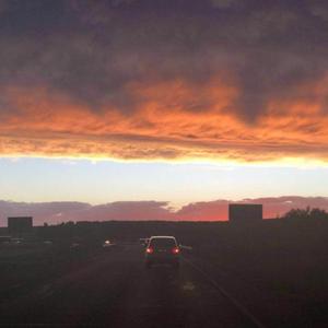 世界做着广袤的梦