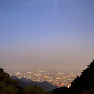 你的爱像香水短暂停留