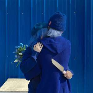 夏夜飘满槐花的街道