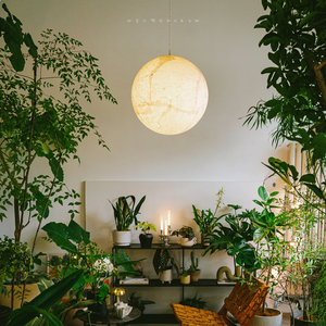 조용한 밤 너머에