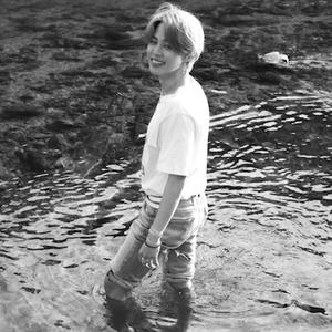 Film Out 中文版（翻自 방탄소년단）