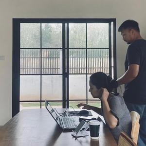 มีฉันตรงนี้ อยู่ข้างเธอ