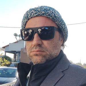 Είμαι άνδρας δέν κλαίω (feat. Δημήτρης Μπένος)