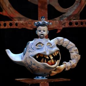 Smiling With Tea / The Chamber