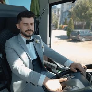 Dhendrri merr nusen me autobus