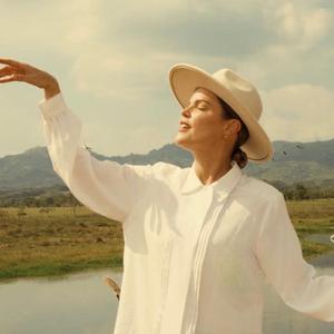 VESTIDA DE GARZA BLANCA - pasaje en honor a Pedro Felipe Sosa Caro