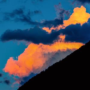 会开花的云 (钢琴曲)