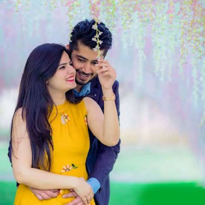 Keh Rahi Hai Nazdeekiyaan