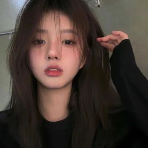 有人钢枪 有人伏地