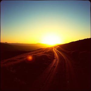 Tapi Senyummu Cahayaku