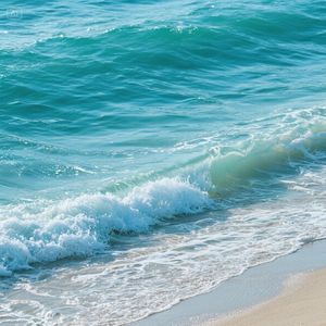 海浪轻拍