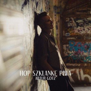 Hop szklankę piwa