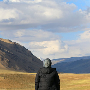 시원한 바람이 부는 언덕으로