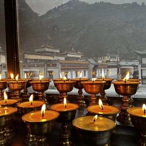 在那个失眠的夜里我翻来覆去睡不着于是打开给你写完未寄出的信