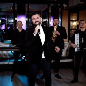 PRIVESTE-MA, MAMA, MAI BINE