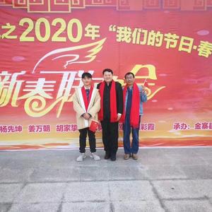 暖雨晴风初破冻