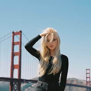 PHOTOSHOOT