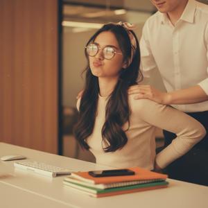 คนอะไรไม่รู้ ยิ่งโตยิ่งปวดหลัง