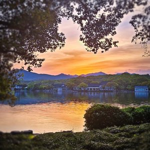 《岳阳楼记》新编