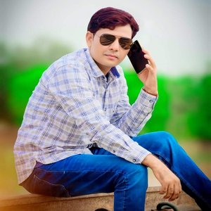 पाड़ोसण ले बेठी फंसा लियो प्यार क मायां