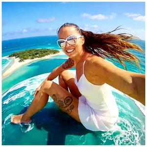 ЗЕМЯ КАТО ЕДНА ЧОВЕШКА ДЛАН