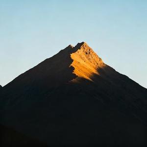父山母峦
