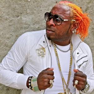 Hace Calor (feat. Aleman)