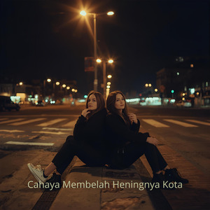 Cahaya Membelah Heningnya Kota