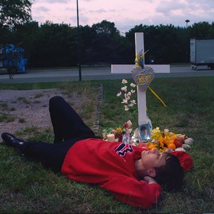 Les gens heureux dansent