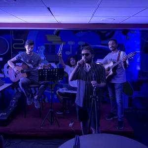 Mutlu Olmak Zordur Derler Cover