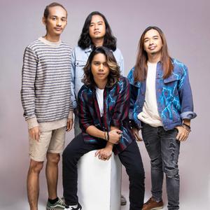 Seragam Hitam (LIVE RECORD)