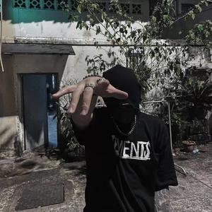 除我以外(LIVING HARD)