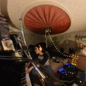 Pussy (feat. DJ White Shadow & 鄒陶 SVT)