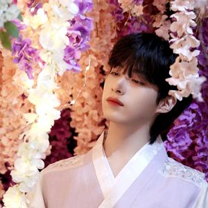 월하미인 (月下美人 : LUNA)