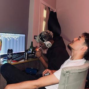 vücudumda izlerin (feat. ARKN)