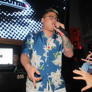 W的兄弟代伯翰伊是内蒙古说唱之神