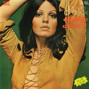 J'ai deux mains, j'ai deux pieds, une bouche et puis un nez