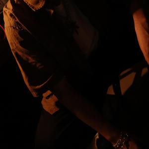 蔷薇背景和看向窗外的你（prod.by Morrow）