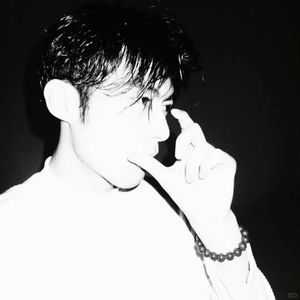 接受时光的傲慢逼迫