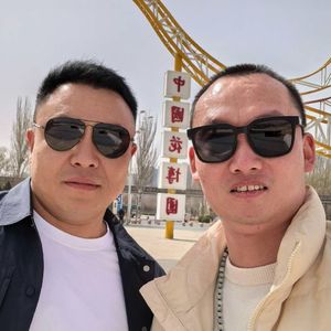 从小长大的同学-陈世伟