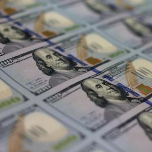 Money Moves (feat. Samurai Zac X HollyWood Pheen)