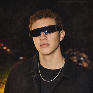 BRUSELAS (feat. Lota)