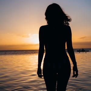 成为你的谁（prod.by Nino)