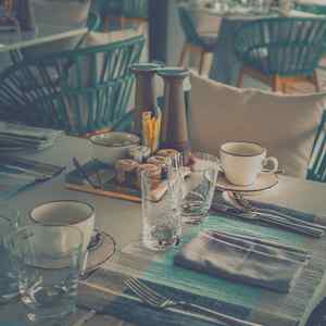 柔和的午餐时间时刻