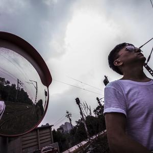 云在手中化为细雨