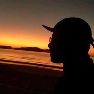 OLHANDO PRA ESSE MAR