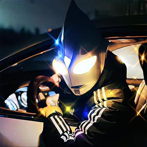 宇宙超人睁开眼睛