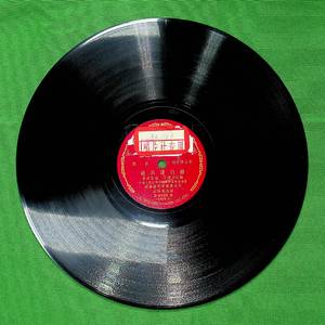 人民海军向前进